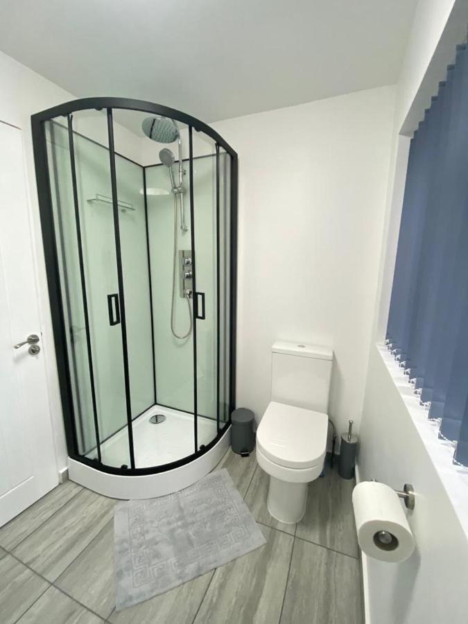 Gatwick Deluxe En-Suite Rooms Horley Esterno foto